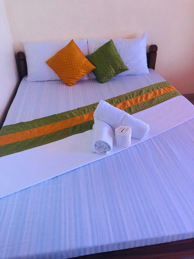 Rl Coastline Inn Эль-Нидо Экстерьер фото